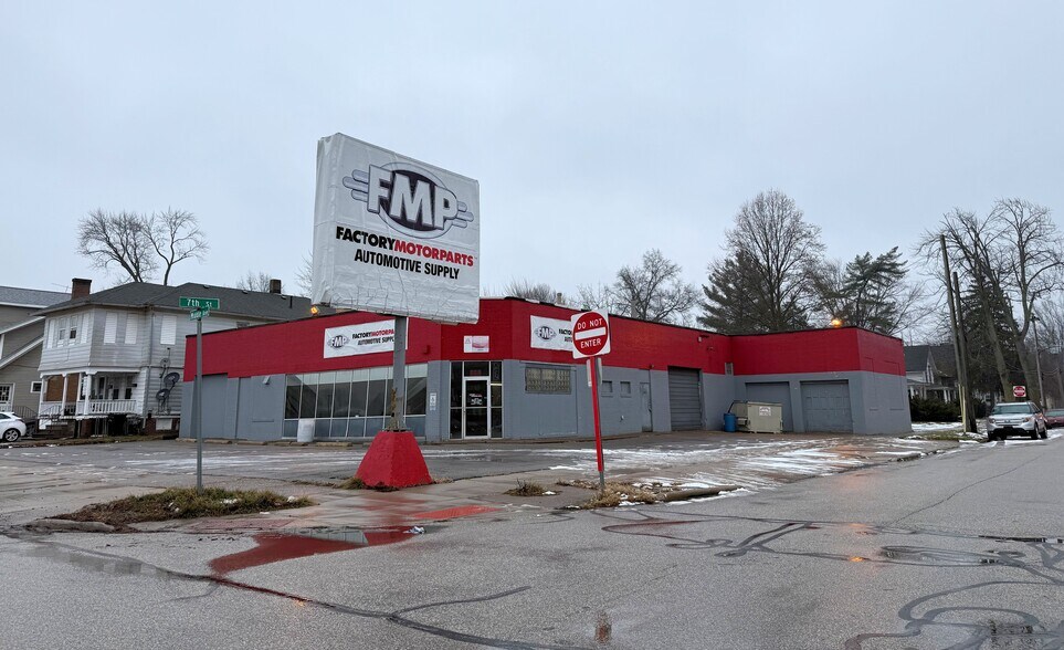 630 Middle Ave, Elyria, OH à louer - Photo principale – Image 1 sur 10
