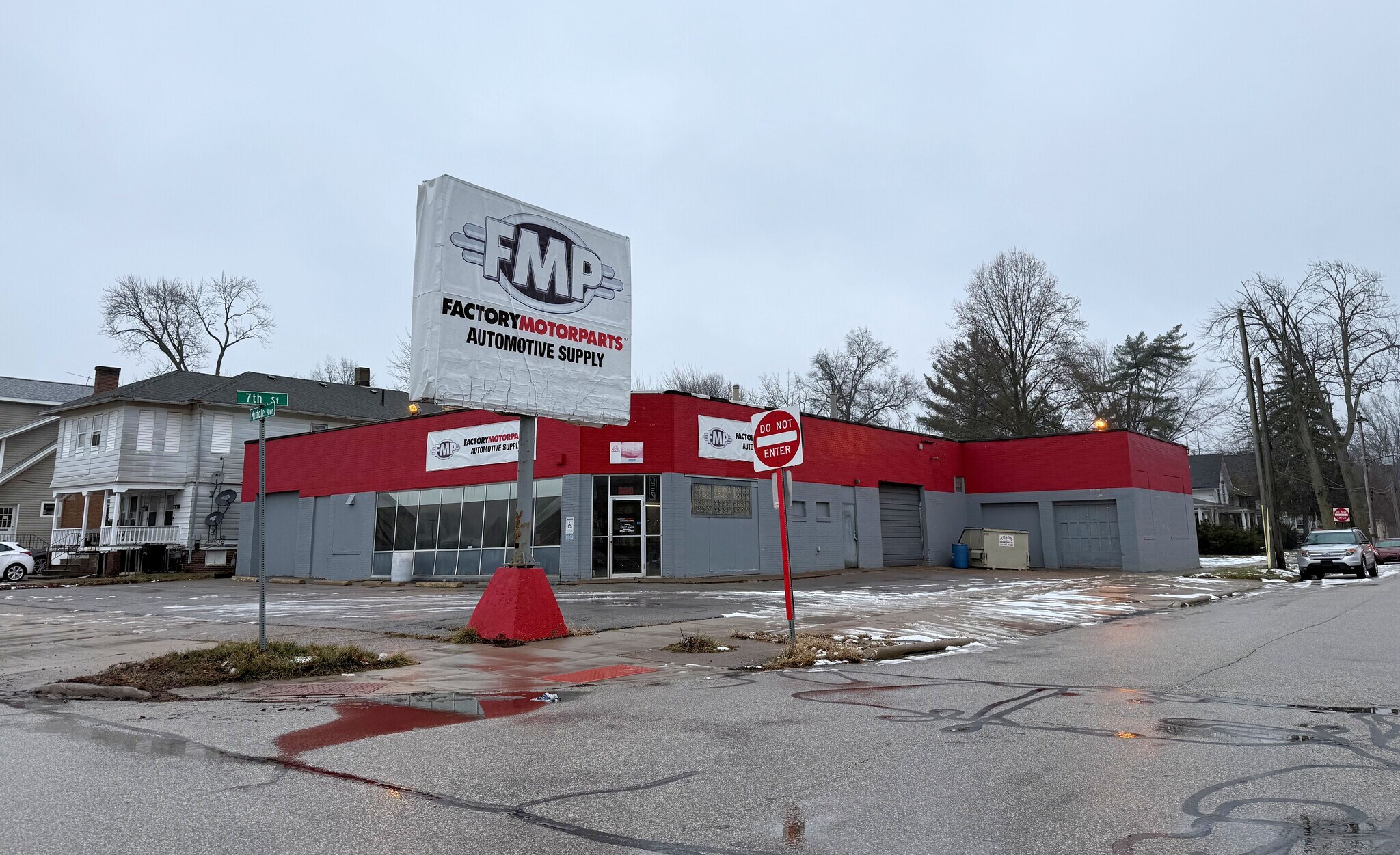 630 Middle Ave, Elyria, OH à louer Photo principale– Image 1 sur 11