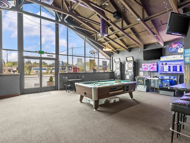 14417 124th Ave NE, Kirkland, WA à vendre - Photo intérieure – Image 2 sur 39