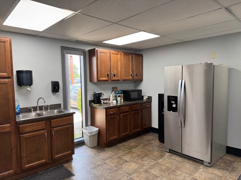 1701 Century Dr, Goshen, IN à vendre - Photo de l’immeuble – Image 3 sur 3