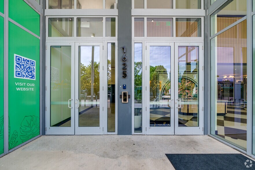 1625 NW 20th St, Miami, FL à louer - Photo de l’immeuble – Image 3 sur 30