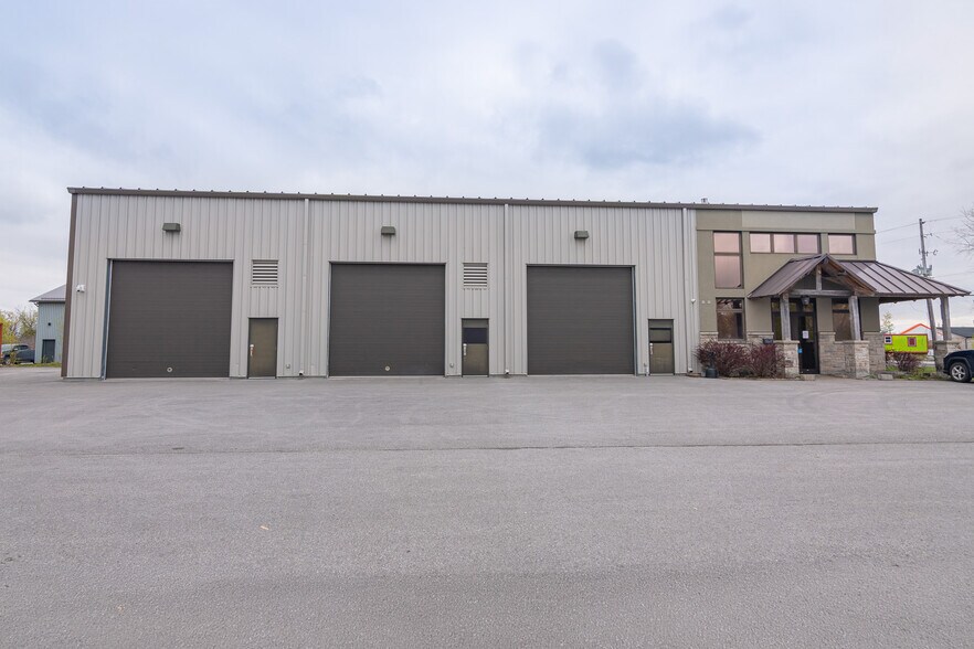 124 Reis Rd, Ottawa, ON à vendre - Photo de l’immeuble – Image 3 sur 13