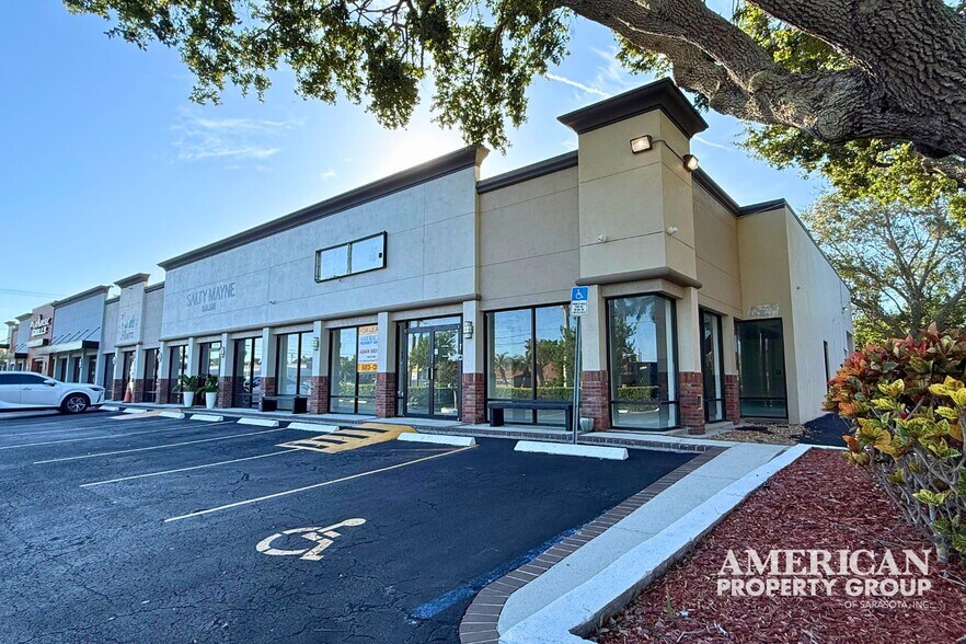 7668 S Tamiami Trl, Sarasota, FL à louer - Photo de l’immeuble – Image 2 sur 4