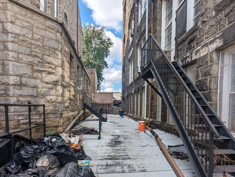 1901 W Tioga St, Philadelphia, PA à vendre - Photo de l’immeuble – Image 2 sur 60