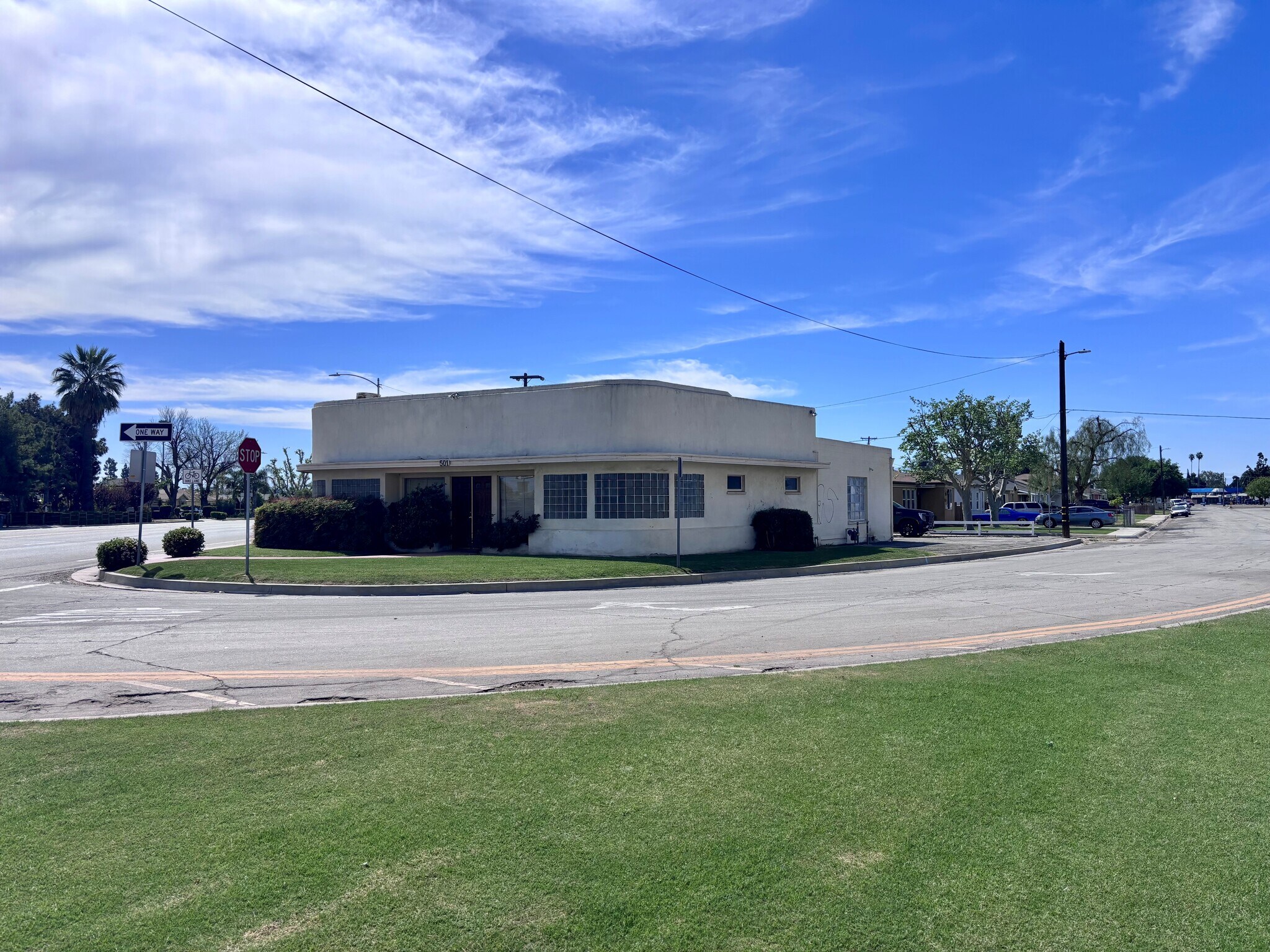 501 S Chester Ave, Bakersfield, CA à vendre Photo principale– Image 1 sur 2