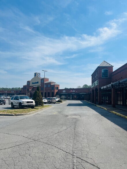 1001 Market St, Dalton, GA à louer - Photo de l’immeuble – Image 3 sur 20
