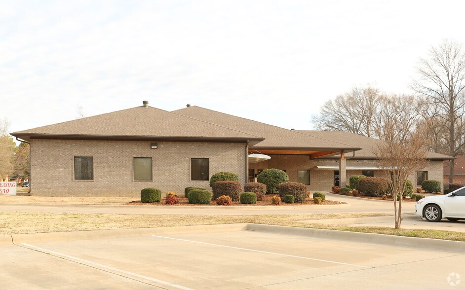 306 Salem Rd, Conway, AR à louer - Photo de l’immeuble – Image 2 sur 2