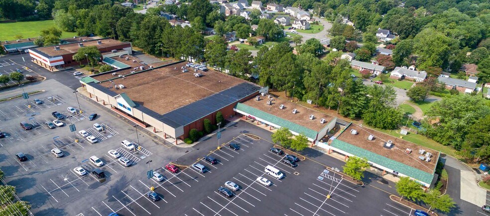 15425-15439 Warwick Blvd, Newport News, VA à louer - Photo de l’immeuble – Image 2 sur 8