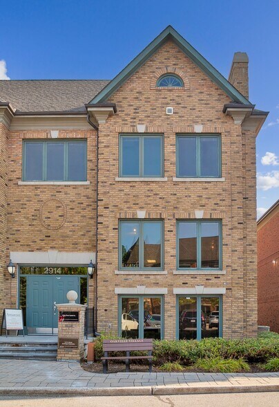 2914 S Sheridan Way, Oakville, ON à louer - Photo de l’immeuble – Image 2 sur 5