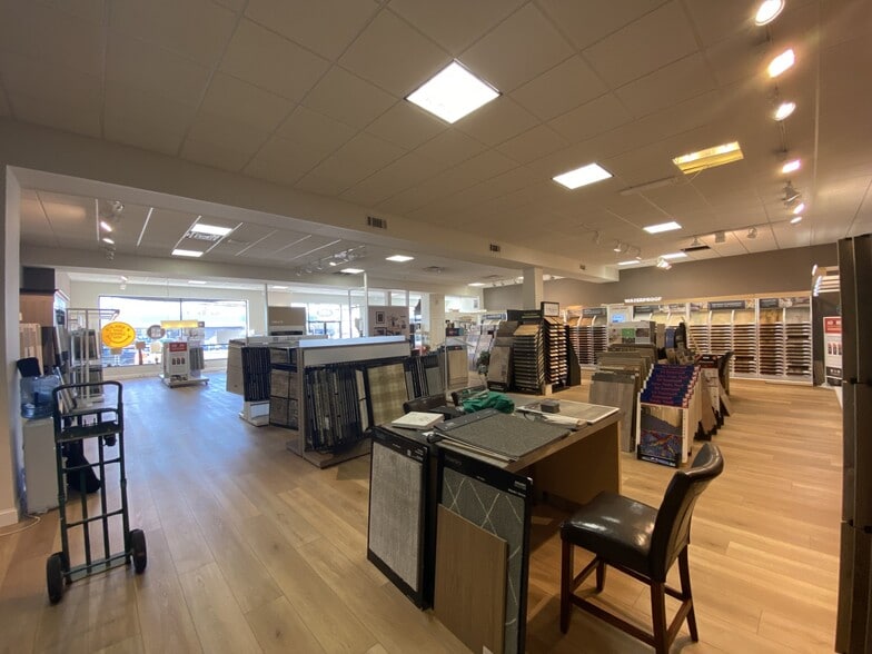 465 Franklin Ave, Franklin Square, NY à vendre - Photo intérieure – Image 2 sur 13