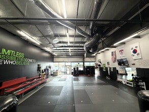 901-925 W Highway 92, Kearney, MO à louer Photo intérieure– Image 2 sur 7