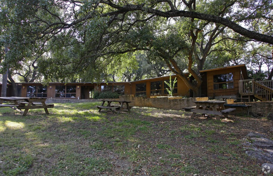 8607 Wurzbach Rd, San Antonio, TX à vendre - Photo de l’immeuble – Image 2 sur 2