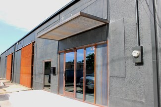 Plus de détails pour 702 W Commerce St, Dallas, TX - Bureau à vendre