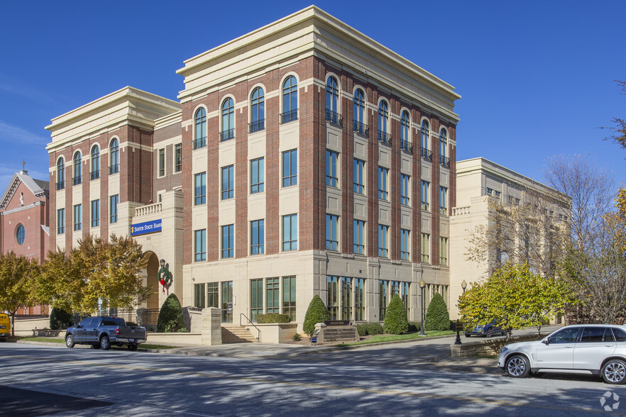 320 E Main St, Spartanburg, SC à louer - Photo principale – Image 1 sur 9