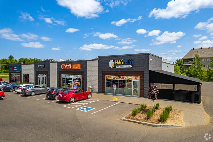 2305 Av Du Marché, St-Lin-Laurentides, QC à louer - Photo de l’immeuble – Image 1 sur 9