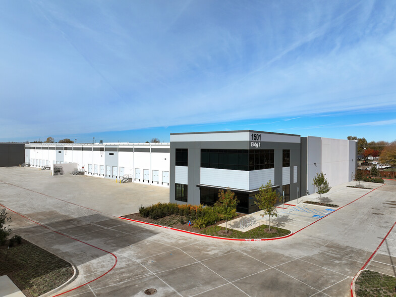 1500 N Mayhill Rd, Denton, TX à vendre - Photo de l’immeuble – Image 2 sur 5