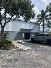 12100 SW 129th Ct, Miami, FL à louer Photo intérieure– Image 2 sur 12