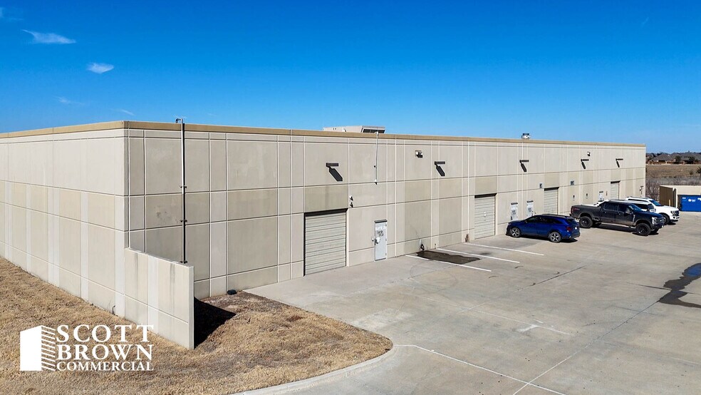 650 Industry Way, Prosper, TX à louer - Photo de l’immeuble – Image 3 sur 17