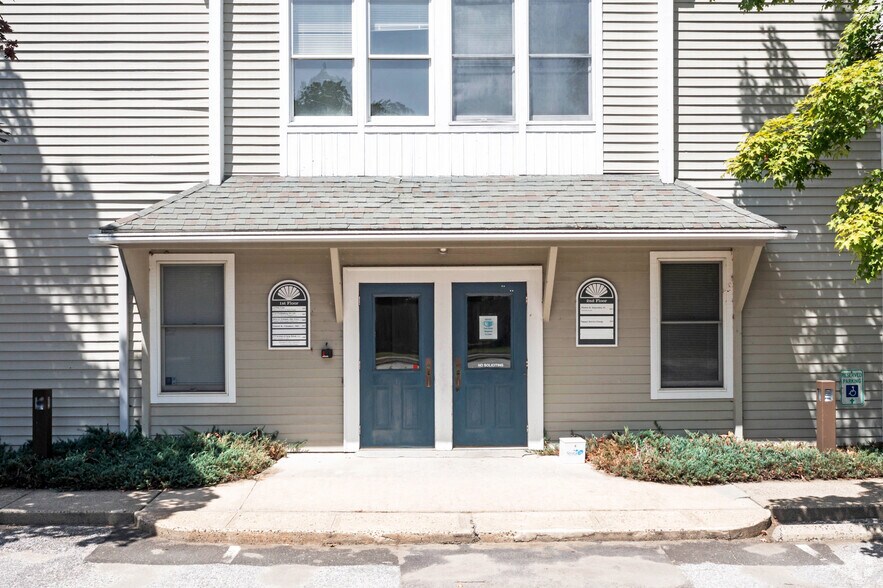 871 Ethan Allen Hwy, Ridgefield, CT à vendre - Photo de l’immeuble – Image 3 sur 5
