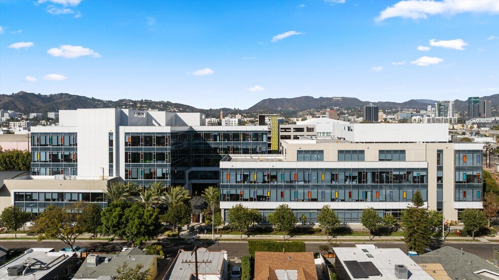 6555 Barton Ave, Los Angeles, CA à louer - Photo de l’immeuble – Image 3 sur 34