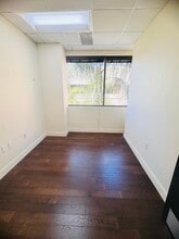 21731 Ventura Blvd, Woodland Hills, CA à louer Photo intérieure– Image 2 sur 13