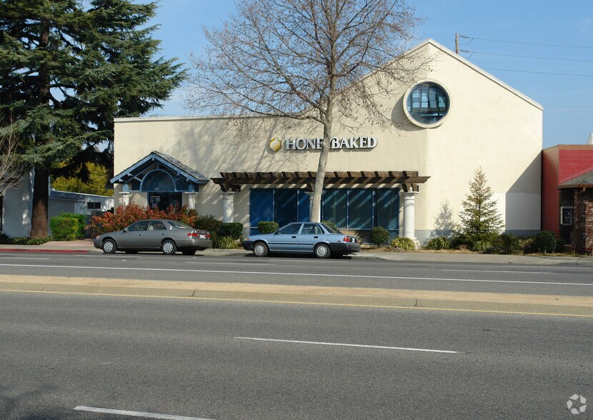 4113 El Camino Real, Palo Alto, CA à louer - Photo de l’immeuble – Image 1 sur 3