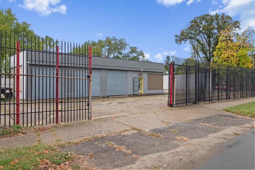 1750 E State Fair, Highland Park, MI à vendre - Photo de l’immeuble – Image 3 sur 9