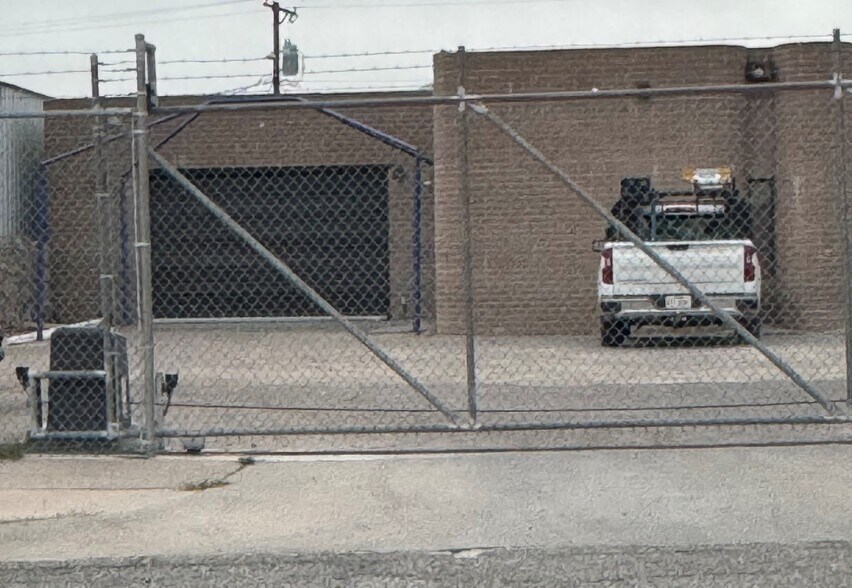 4420 Tetons Dr, El Paso, TX à louer - Photo de l’immeuble – Image 3 sur 5