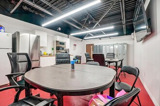 1390 Rue Newton, Boucherville, QC à louer Photo intérieure– Image 2 sur 12