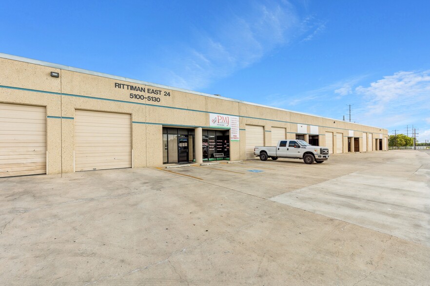 5008-5030 Service Center Dr, San Antonio, TX à louer - Photo de l’immeuble – Image 3 sur 14