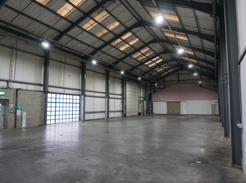 Industriel/Logistique dans Mace Ln, Ashford à louer - Photo intérieure – Image 2 sur 3
