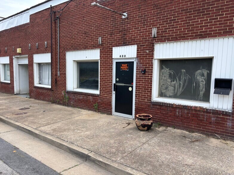 408 N Commerce Ave, Waynesboro, VA à vendre - Photo de l’immeuble – Image 3 sur 7