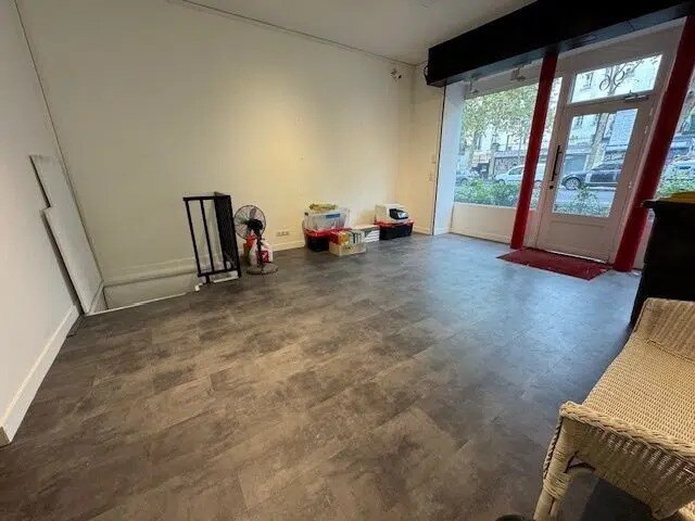 Local commercial dans Paris à louer - Photo intérieure – Image 3 sur 9