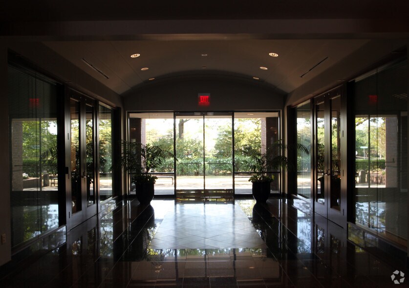 8295 Tournament Dr, Memphis, TN à louer - Hall d’entrée – Image 1 sur 2