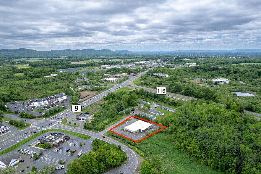 31 Campus Plaza Rd, Hadley, MA à louer - Aérien – Image 3 sur 7