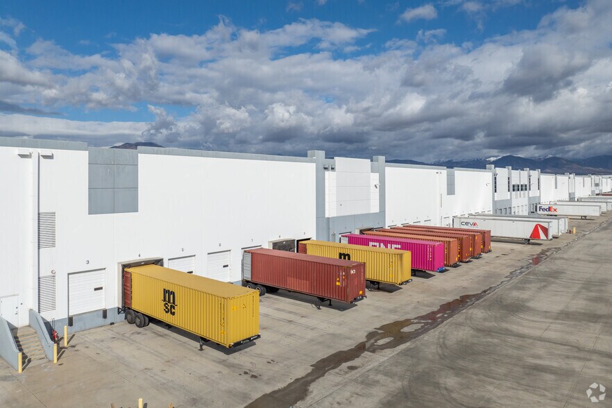 9889 Almond Ave, Redlands, CA à louer - Photo de l’immeuble – Image 3 sur 13