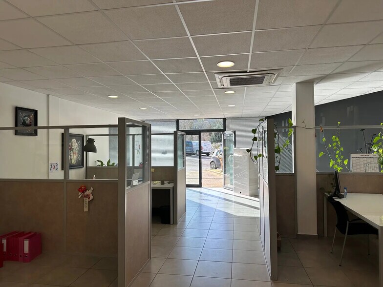 531 Avenue Paul Jullien, Le Tholonet à louer - Photo de l’immeuble – Image 2 sur 7