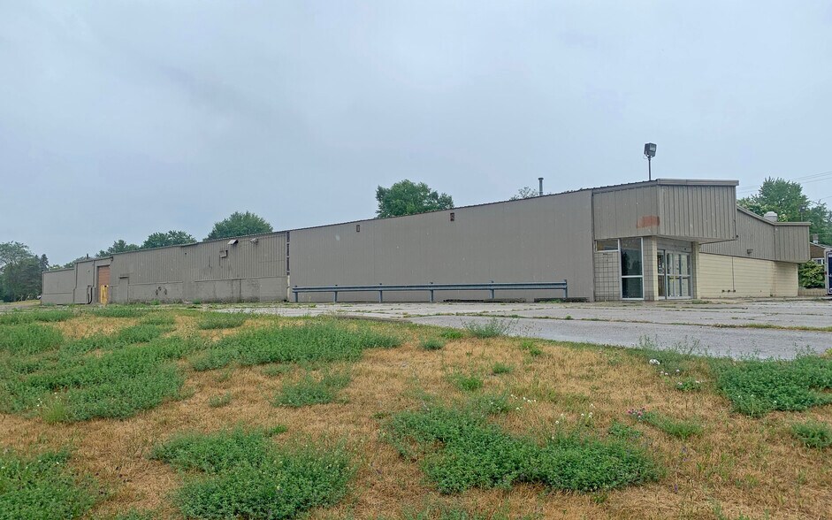 4820 River St, Columbiaville, MI à vendre - Photo de l’immeuble – Image 3 sur 9