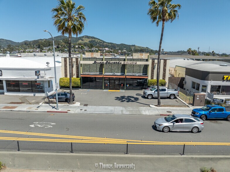 717 Francisco Blvd E, San Rafael, CA à vendre - Photo de l’immeuble – Image 2 sur 7