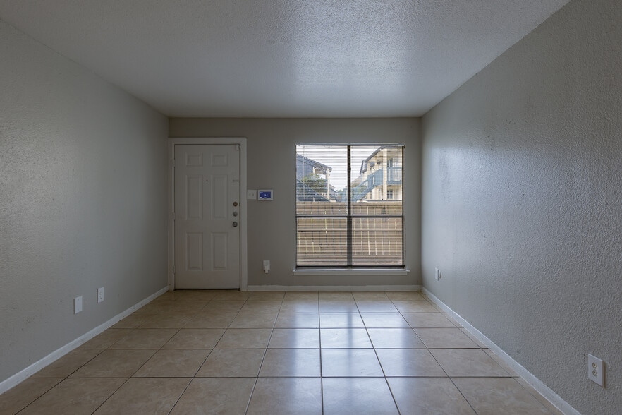 2402 Bammelwood Dr, Houston, TX à vendre - Numérisation 3D Matterport – Image 2 sur 28