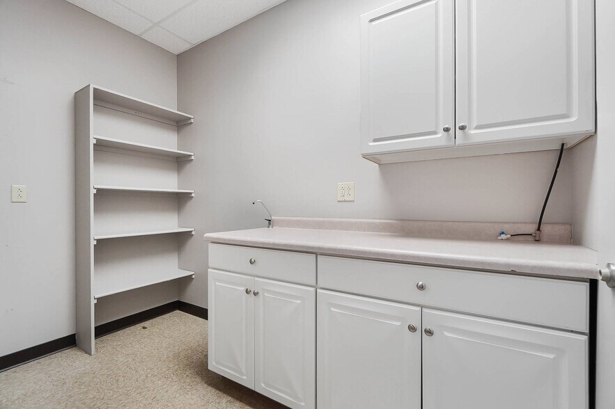 264-284 W Central Ave, Springboro, OH à louer - Photo de l’immeuble – Image 3 sur 23