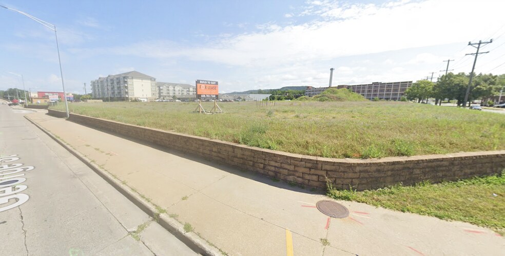 1325 St Andrew st, La Crosse, WI à louer - Photo de l’immeuble – Image 2 sur 2