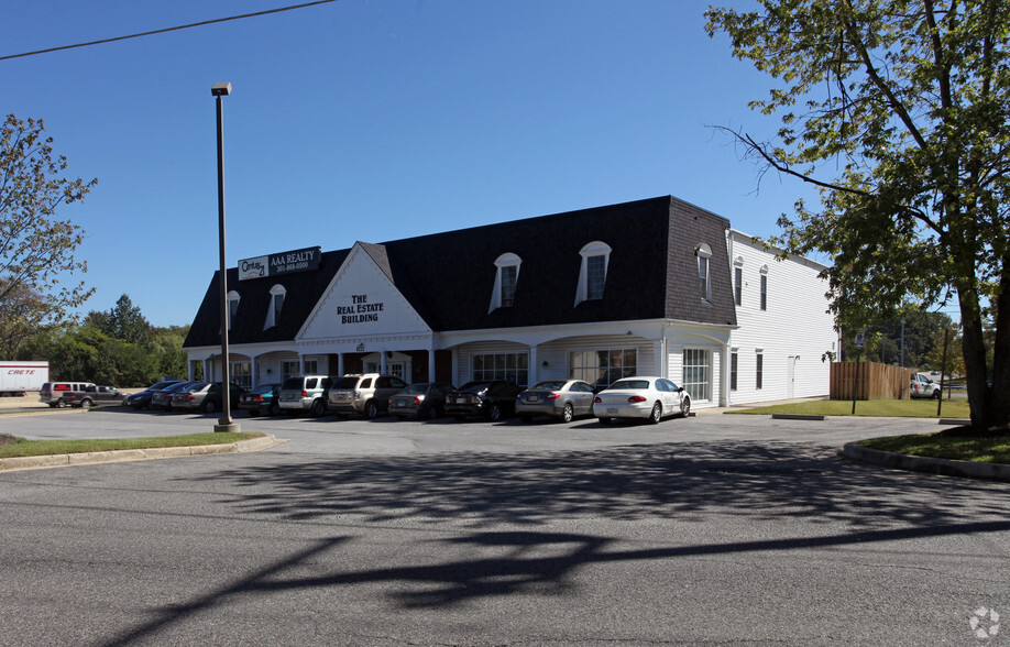 8222 Schultz Rd, Clinton, MD à louer - Photo principale – Image 1 sur 7