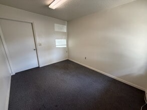 3740 NE 40th Pl, Ocala, FL à louer Photo intérieure– Image 2 sur 4