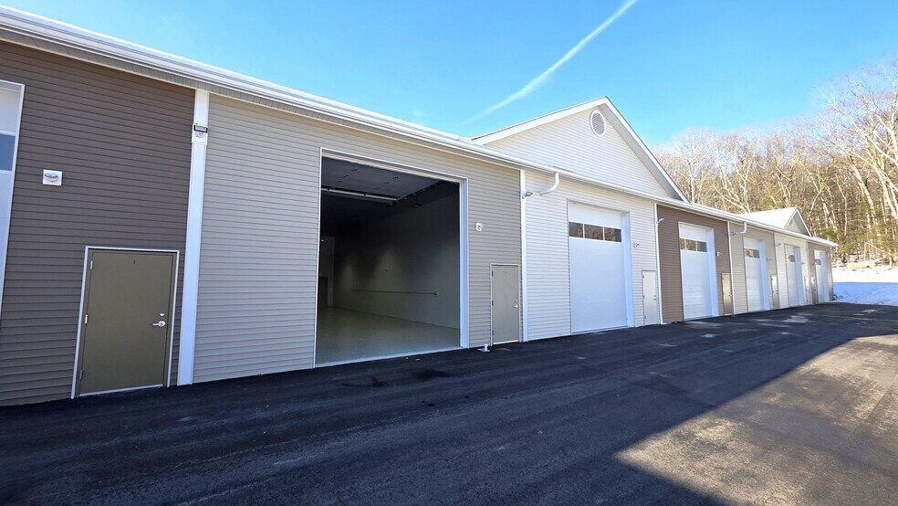 239 Wolcott Rd, Wolcott, CT à vendre - Photo de l’immeuble – Image 2 sur 4