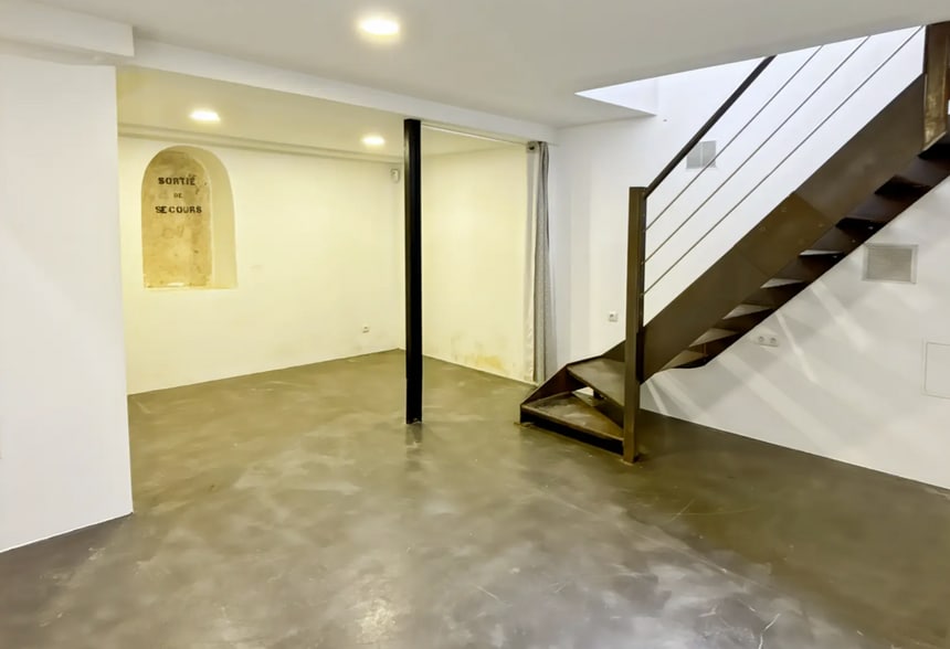 View Photo