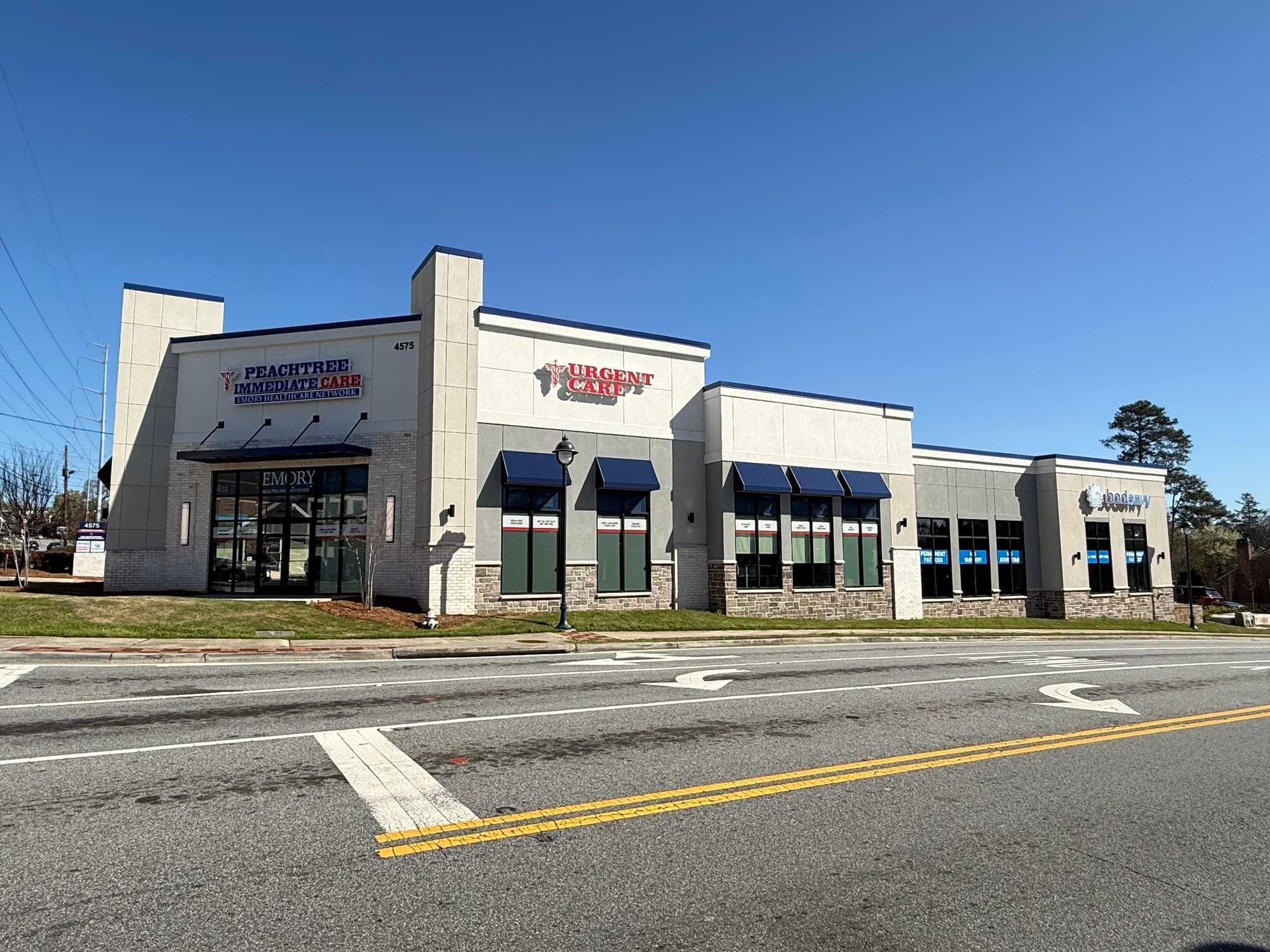 4575 Roswell Rd, Sandy Springs, GA à vendre Photo principale– Image 1 sur 10