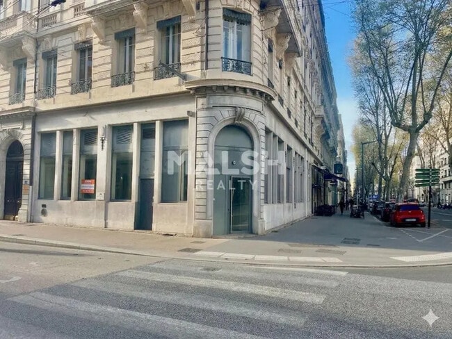 Plus de détails pour Local commercial à louer