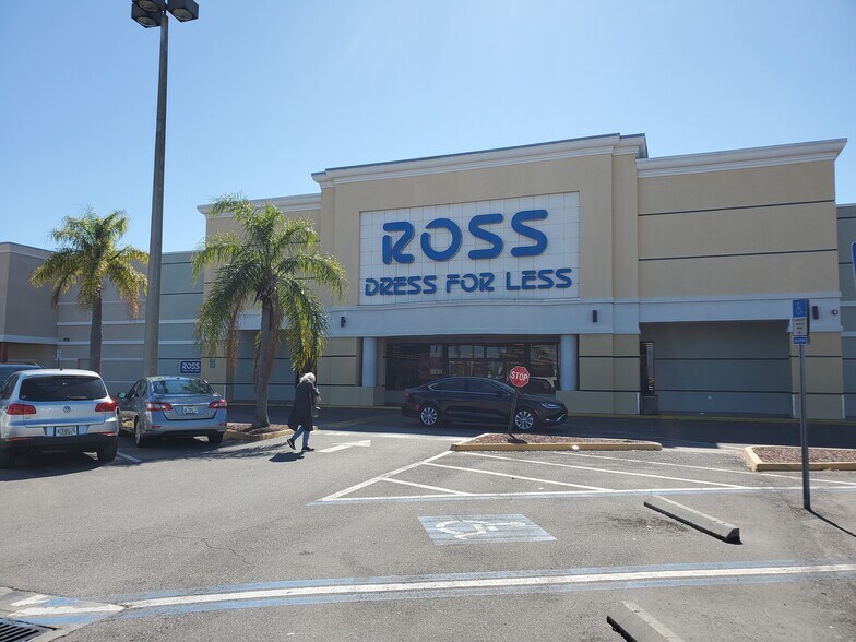 615-845 Cortez Rd W, Bradenton, FL à louer - Photo de l’immeuble – Image 2 sur 6