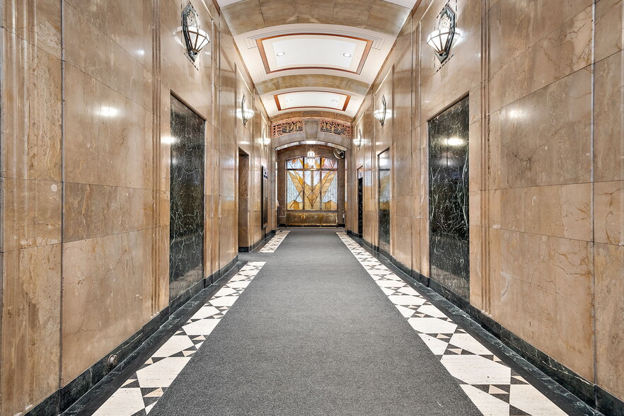 501-507 Pl d'Armes, Montréal, QC à louer - Photo intérieure – Image 3 sur 17